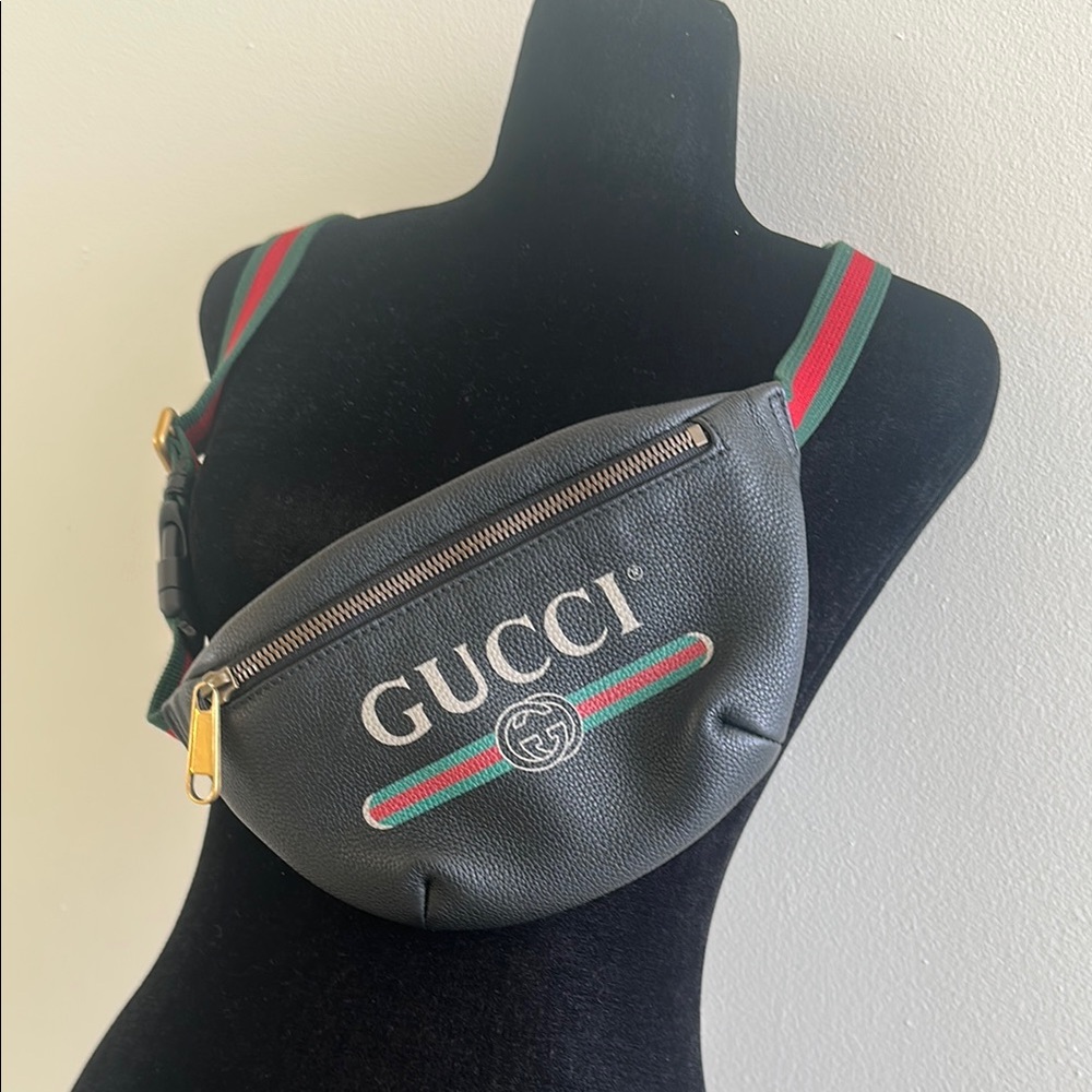 Gucci Black Leather Bum Belt Bag with Red and Green Stripes.  Authentic.